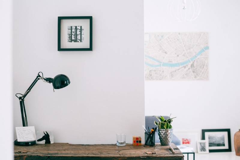 Add a Rustic Look to Your Decoration with Wooden Accessory Models