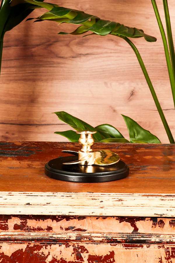 Decorative Table Top Brass Cast Propeller Candle Holder 