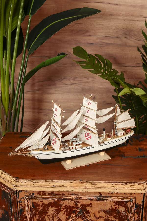 Sailing Black Ship Model 