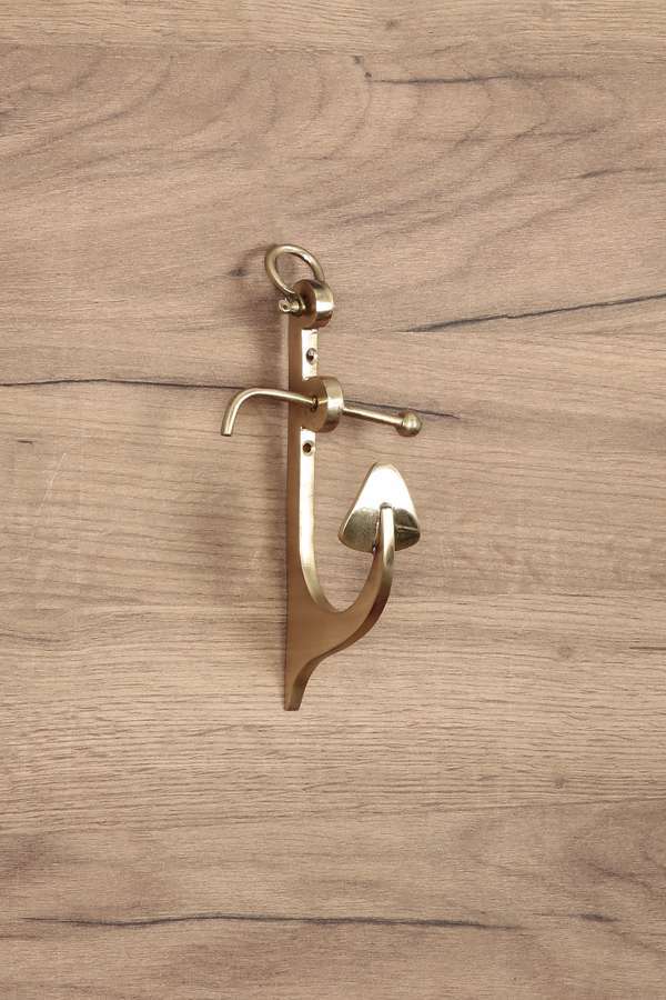 Decorative Brass Cast Anchor Figured Hanger 