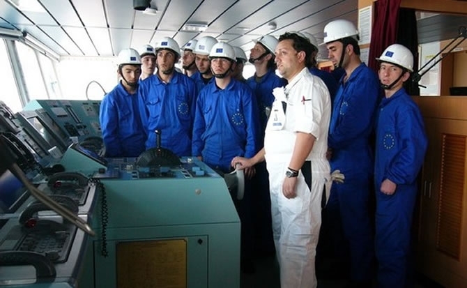 How to Become a Ship Personnel?