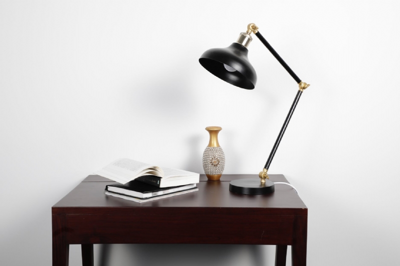 Complete Your Living Room Decorations with Decorative Brass Corner Lamp!