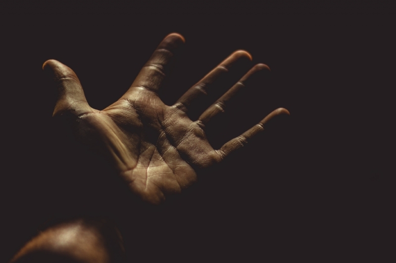 What is the Meaning of Hand Figure? How Are Hand Figures Trinket Models Used?